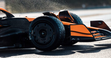 Mclaren teste pneus Pirelli em Paul Ricard.