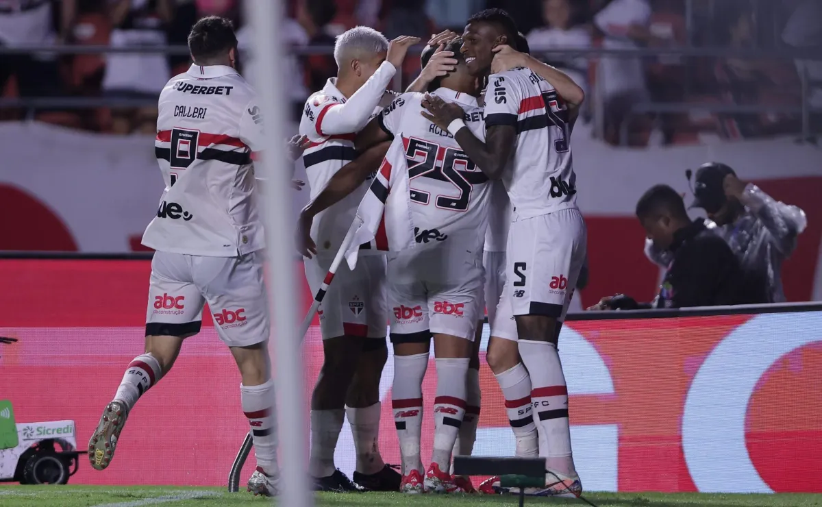São Paulo vence Corinthians 3x1, no Morumbis, pelo Campeonato Paulista.
