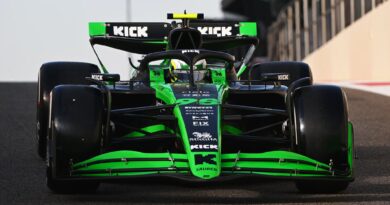 Gabriel Bortoleto nos testes pós-temporada com a Stake Sauber.