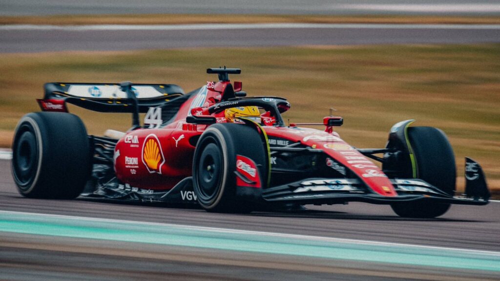 Lewis Hamilton na pista em Fiorano.